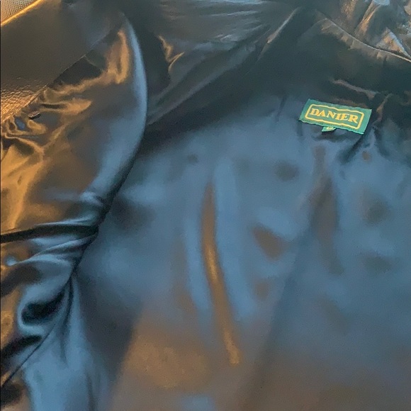 Danier Black fitted dbl breasted leather jacket - Picture 14 of 16